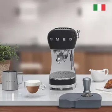 Machine à expresso							SMEG				ECF02BLEU